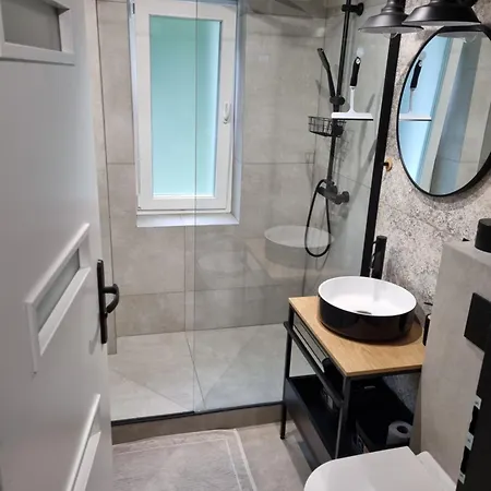 Apartament Stara Cegla דירה גלושיצה